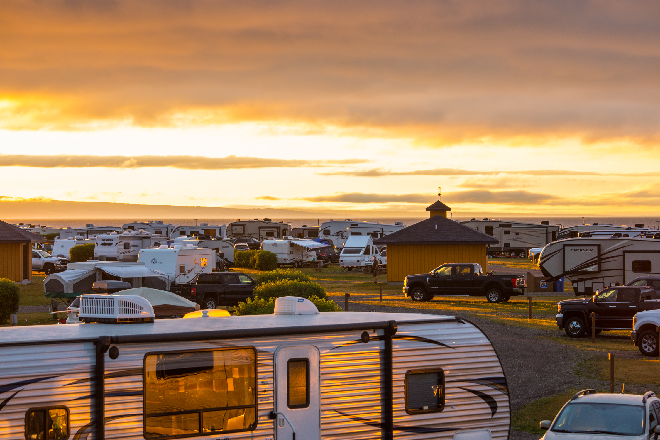 Les couchers de soleil au camping de Carleton-sur-Mer sont magnifiques soir après soir. - Camping Caravaning