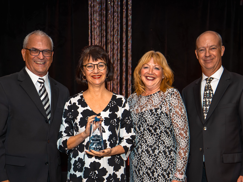 Yves Vermette (vice-président FQCC), Valérie Joubert, Johanne Grenier (administratrice FQCC), Alain Boyer (président FQCC) - Magazine Camping Caravaning