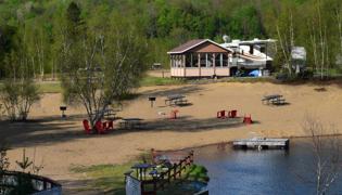 Un camping qui a perdu son lac se retourne sur un dix cents