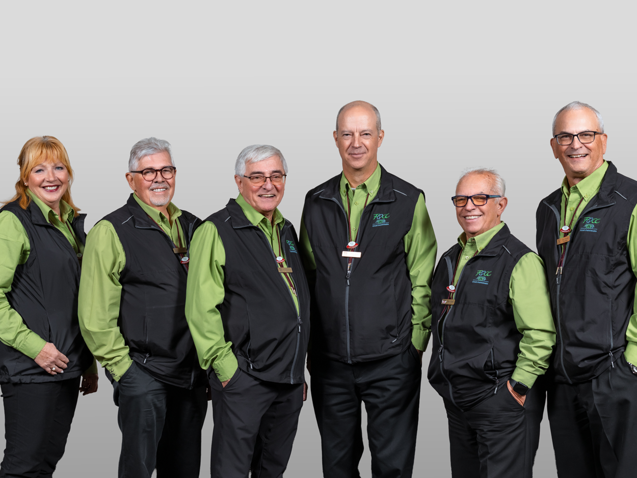 Johanne Grenier, administratrice - Guy Boutin, secrétaire - Jean-Pierre Parenteau, trésorier - Alain Boyer, président - Yvon Cloutier, administrateur - Yves Vermette, vice-président - (absente sur la photo) Anik Beauseigle, administratrice - Magazine Camping Caravaning