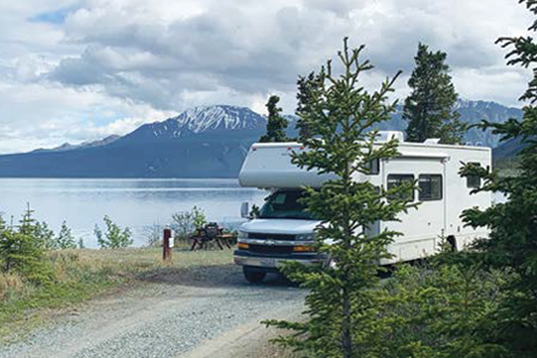 Vue du lac Kluane à partir du camping Cottonwood. - Camping Caravaning